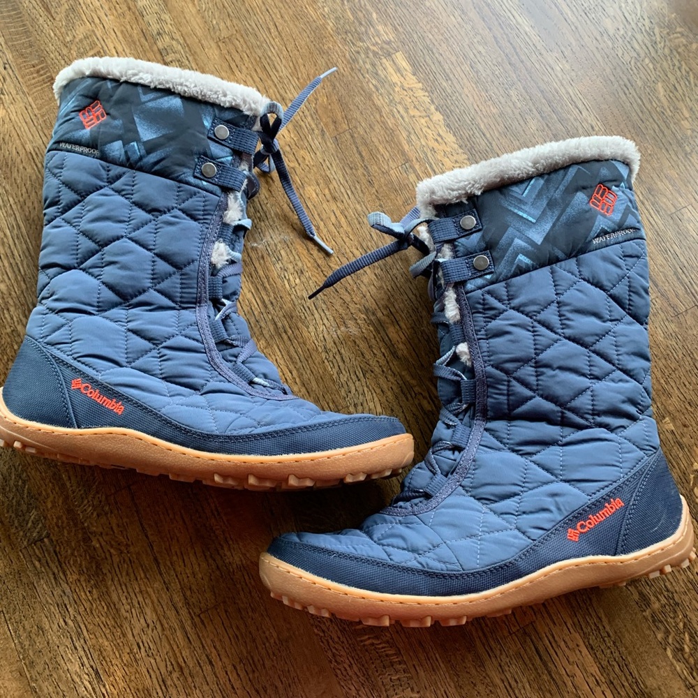 Columbia Fleece lined, waterproof boots. Womens size 9